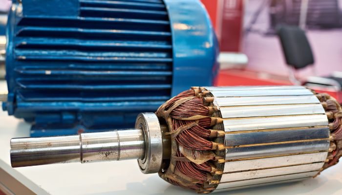 Moteur asynchrone : principe de fonctionnement et avantages.